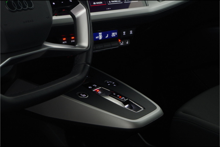 Audi Q4 e-tron 40 82 kWh S line > Camera/ Adaptief Cruise control/Stoelverwarming...