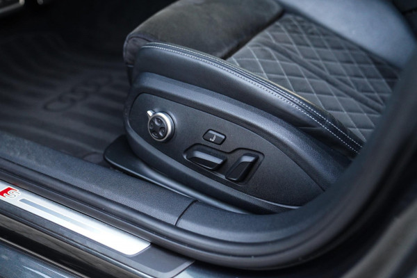 Audi A4 AVANT 45 TFSI Quattro 3 x S-line | Panorama | RS-Zetels / Schaalstoelen | Adaptieve Cruise | Facelift MMI | Bang&Olufsen |