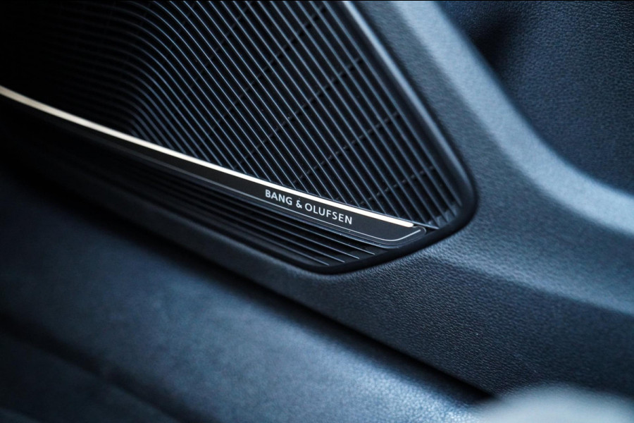 Audi A4 AVANT 45 TFSI Quattro 3 x S-line | Panorama | RS-Zetels / Schaalstoelen | Adaptieve Cruise | Facelift MMI | Bang&Olufsen |