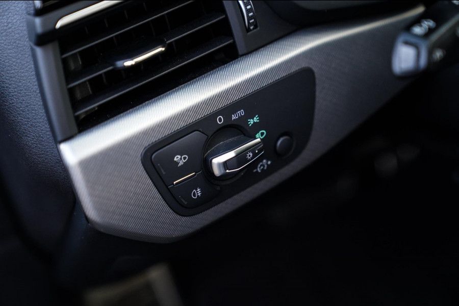 Audi A4 AVANT 45 TFSI Quattro 3 x S-line | Panorama | RS-Zetels / Schaalstoelen | Adaptieve Cruise | Facelift MMI | Bang&Olufsen |