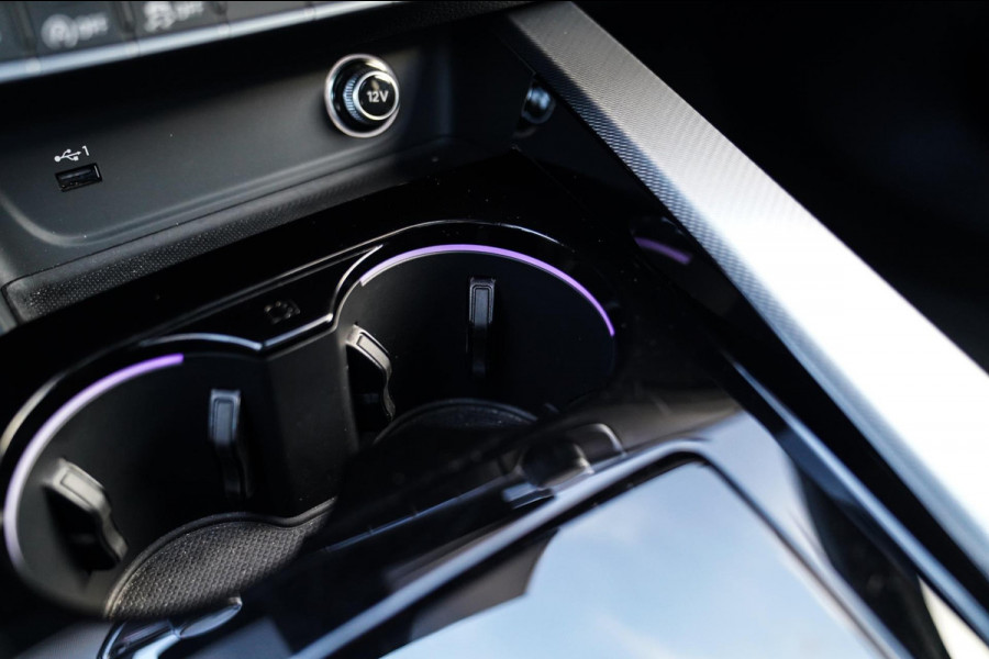 Audi A4 AVANT 45 TFSI Quattro 3 x S-line | Panorama | RS-Zetels / Schaalstoelen | Adaptieve Cruise | Facelift MMI | Bang&Olufsen |