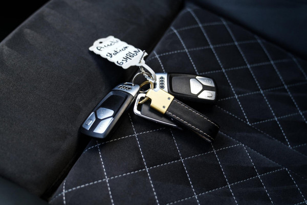 Audi A4 AVANT 45 TFSI Quattro 3 x S-line | Panorama | RS-Zetels / Schaalstoelen | Adaptieve Cruise | Facelift MMI | Bang&Olufsen |