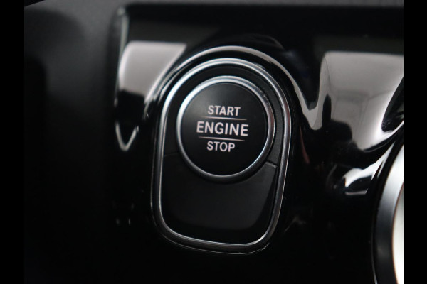 Mercedes-Benz A-Klasse 250e AMG Limited | Carplay | Stoelverwarming | Leder/Alcantara | Widescreen | Sfeerverlichting | Navigatie | Camera | Full LED | Park Assist | PHEV | Plug In