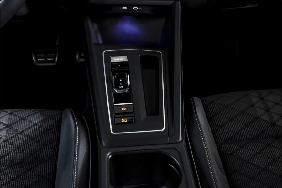 Volkswagen GOLF Variant 1.5 eTSI 150 PK R-Line - Automaat | S/K- Panodak | Dig. Cockpit | Adapt. Cruise | PDC | Camera | NAV + App. Connect | ECC | Afn. Trekhaak | LM 18" |