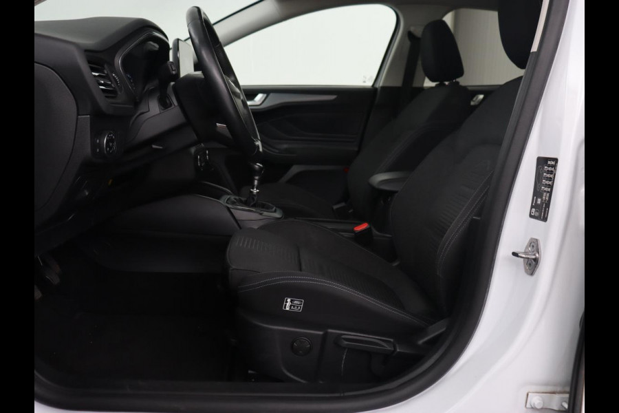 Ford Focus 1.0 EcoBoost Active | Panoramadak | Trekhaak | Stoel & stuurverwarming | B&O Sound | Carplay | Navigatie | Full LED | Keyless | Comfortstoelen | Climate control | Parkeerhulp