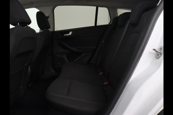 Ford Focus 1.0 EcoBoost Active | Panoramadak | Trekhaak | Stoel & stuurverwarming | B&O Sound | Carplay | Navigatie | Full LED | Keyless | Comfortstoelen | Climate control | Parkeerhulp