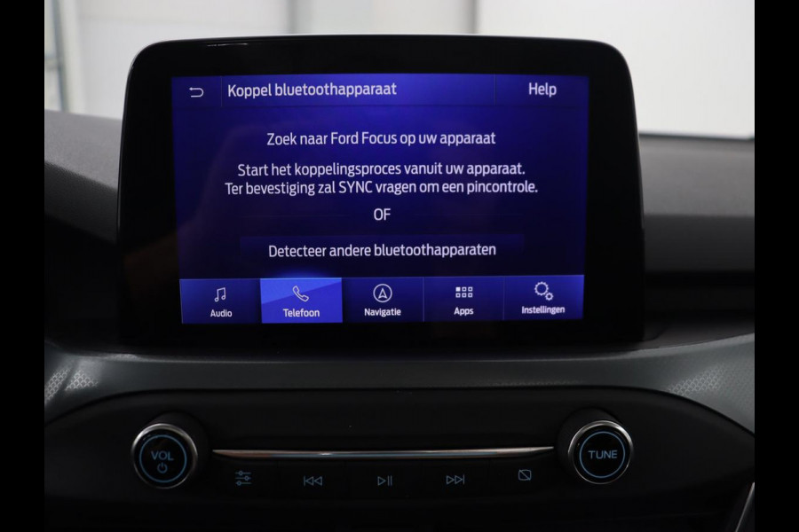 Ford Focus 1.0 EcoBoost Active | Panoramadak | Trekhaak | Stoel & stuurverwarming | B&O Sound | Carplay | Navigatie | Full LED | Keyless | Comfortstoelen | Climate control | Parkeerhulp