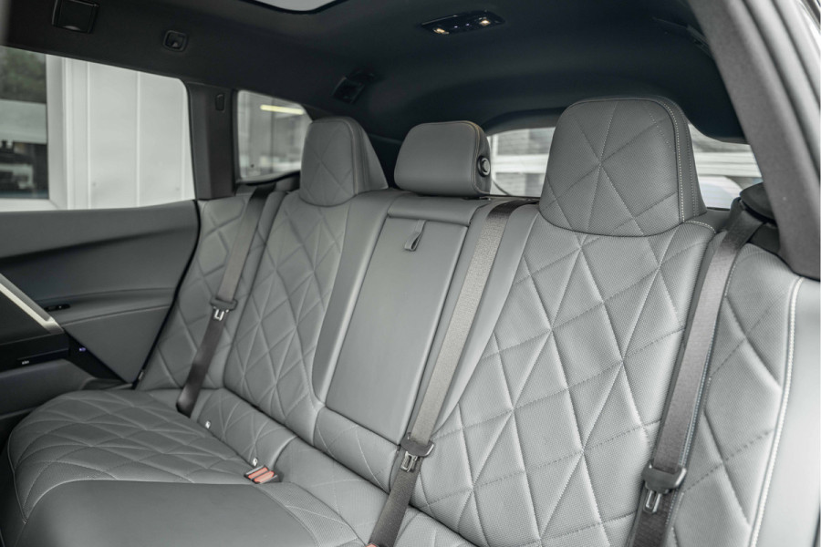 BMW iX xDrive40 Sport Edition | Sky Lounge Roof | Softclose | Trekgewicht 2500kg Tijdelijke Black friday deal, nu van 43239.- voor 41700.-