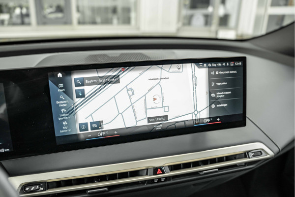 BMW iX xDrive40 Sport Edition | Sky Lounge Roof | Softclose | Trekgewicht 2500kg Tijdelijke Black friday deal, nu van 43239.- voor 41700.-