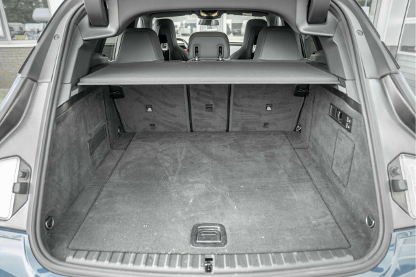 BMW iX xDrive40 Sport Edition | Sky Lounge Roof | Softclose | Trekgewicht 2500kg Tijdelijke Black friday deal, nu van 43239.- voor 41700.-