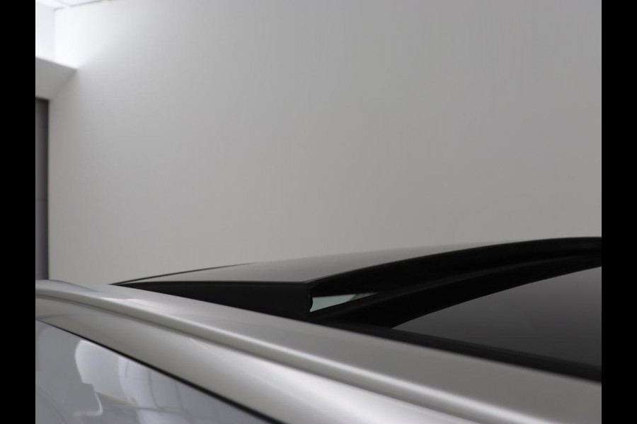 Volvo XC40 1.5 T5 Recharge Business Pro | Panoramadak | Adaptive cruise | Camera | Carplay | Half leder | Navigatie | Full LED | PHEV | Plug In