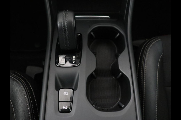 Volvo XC40 1.5 T5 Recharge Business Pro | Panoramadak | Adaptive cruise | Camera | Carplay | Half leder | Navigatie | Full LED | PHEV | Plug In