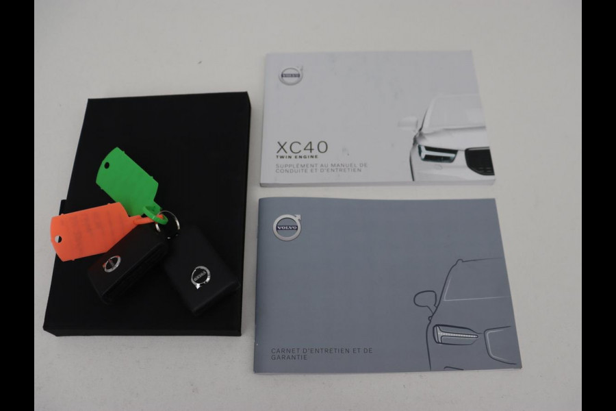 Volvo XC40 1.5 T5 Recharge Business Pro | Panoramadak | Adaptive cruise | Camera | Carplay | Half leder | Navigatie | Full LED | PHEV | Plug In