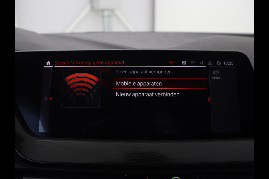 BMW 1-serie 118i Executive | Sport Line | Trekhaak | Sportstoelen | Carplay | Navigatie | Live Cockpit | Full LED | DAB | Climate control | Parkeerhulp | Sfeerverlichting