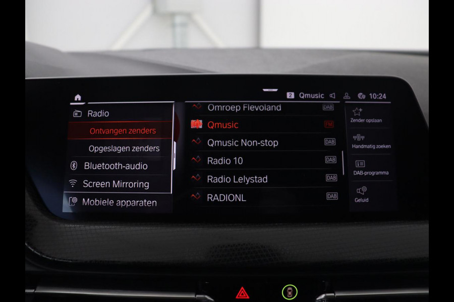 BMW 1-serie 118i Executive | Sport Line | Trekhaak | Sportstoelen | Carplay | Navigatie | Live Cockpit | Full LED | DAB | Climate control | Parkeerhulp | Sfeerverlichting