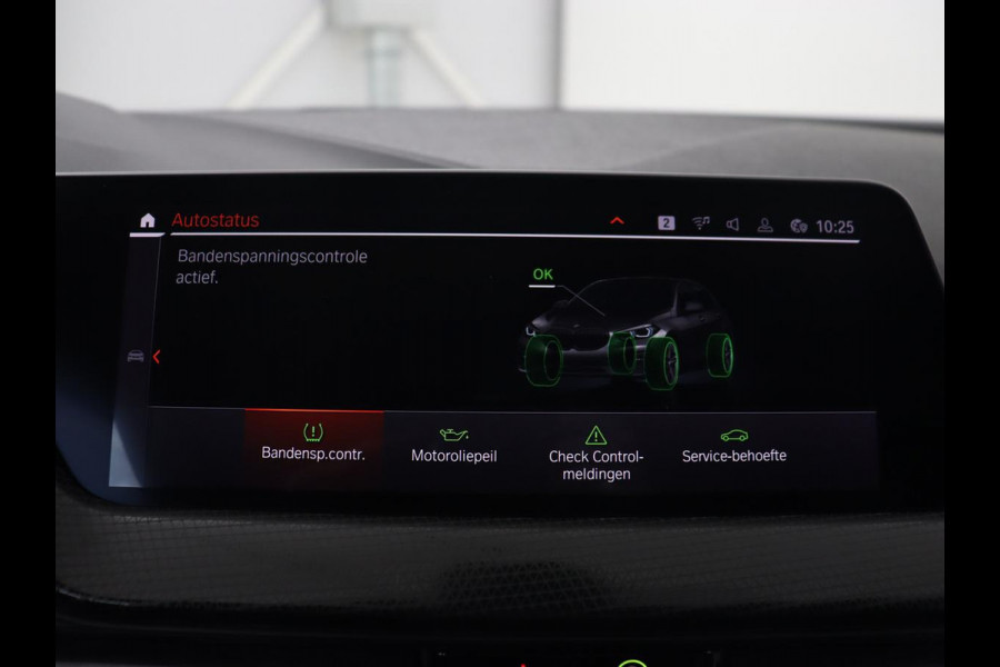 BMW 1-serie 118i Executive | Sport Line | Trekhaak | Sportstoelen | Carplay | Navigatie | Live Cockpit | Full LED | DAB | Climate control | Parkeerhulp | Sfeerverlichting