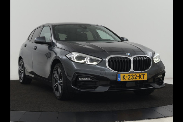 BMW 1-serie 118i Executive | Sport Line | Trekhaak | Sportstoelen | Carplay | Navigatie | Live Cockpit | Full LED | DAB | Climate control | Parkeerhulp | Sfeerverlichting