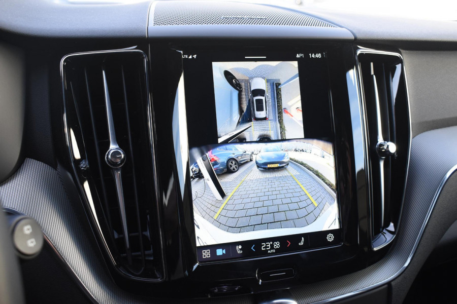 Volvo XC60 T6 350PK Automaat Plug-in hybrid AWD Plus Dark / Panoramadak / Harman Kardon / Luchtvering / 360 camera / Sport stoelen / 21'' velgen / NIEUWPRIJS EUR 81.500,-
