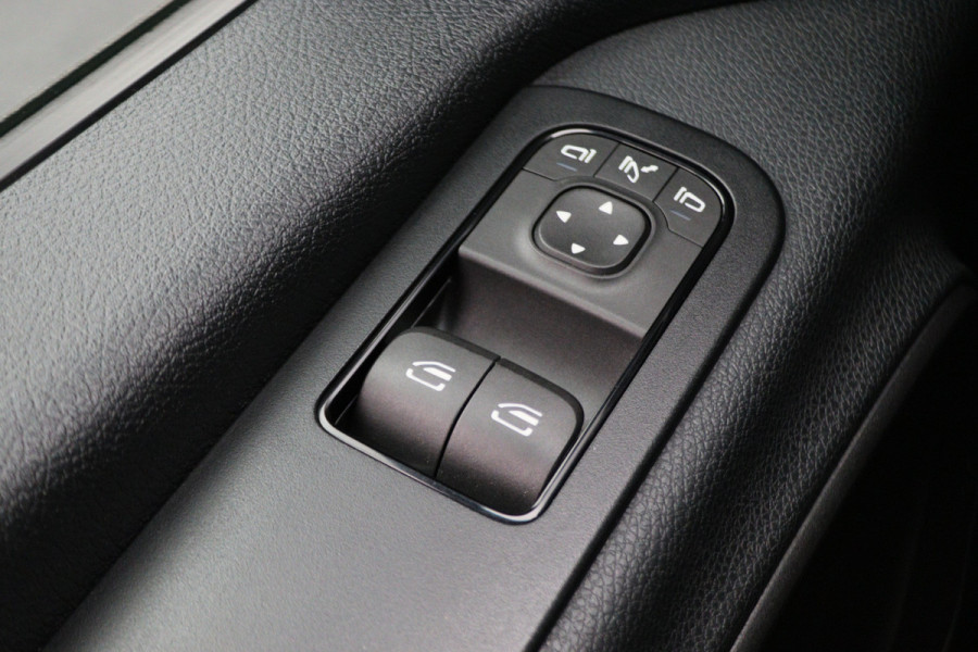 Mercedes-Benz Sprinter 315 CDI Automaat L2H2 FWD Leer, Apple Carplay, Camera, Cruise, LED, Imperiaal, Trekhaak, 16''