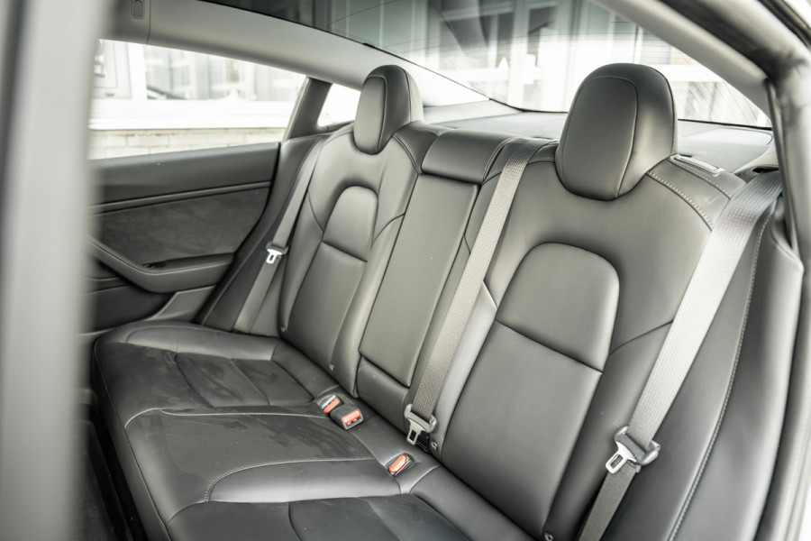 Tesla Model 3 Performance AWD 75 kWh Tijdelijke eindejaarskorting, nu van 29750.- voor 28750.-