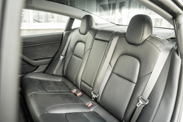 Tesla Model 3 Performance AWD 75 kWh Tijdelijke eindejaarskorting, nu van 29750.- voor 28750.-