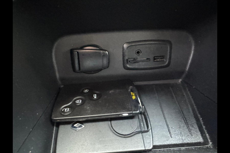 Renault Captur TCe 90 Intens Navi / P-sensoren & camera / Clima / LM velgen