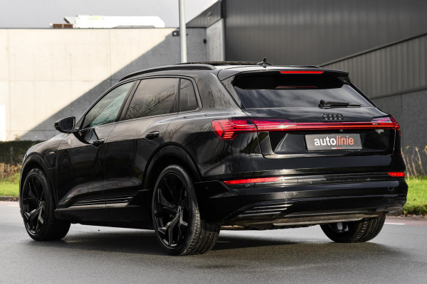 Audi e-tron E-tron 55 quattro S-Line 95 kWh. Pano, Luchtvering, Leder, Camera, Dodeh, CarPlay!