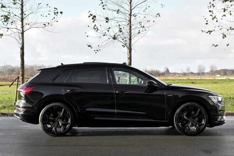 Audi e-tron E-tron 55 quattro S-Line 95 kWh. Pano, Luchtvering, Leder, Camera, Dodeh, CarPlay!