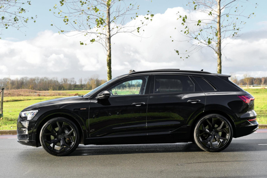 Audi e-tron E-tron 55 quattro S-Line 95 kWh. Pano, Luchtvering, Leder, Camera, Dodeh, CarPlay!