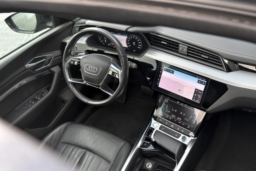 Audi e-tron E-tron 55 quattro S-Line 95 kWh. Pano, Luchtvering, Leder, Camera, Dodeh, CarPlay!