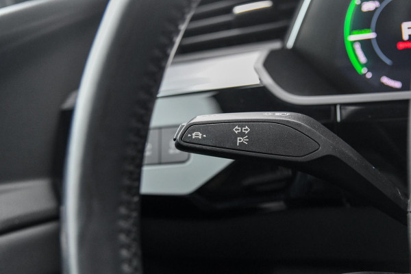 Audi e-tron E-tron 55 quattro S-Line 95 kWh. Pano, Luchtvering, Leder, Camera, Dodeh, CarPlay!