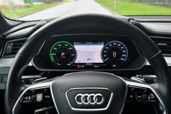 Audi e-tron E-tron 55 quattro S-Line 95 kWh. Pano, Luchtvering, Leder, Camera, Dodeh, CarPlay!