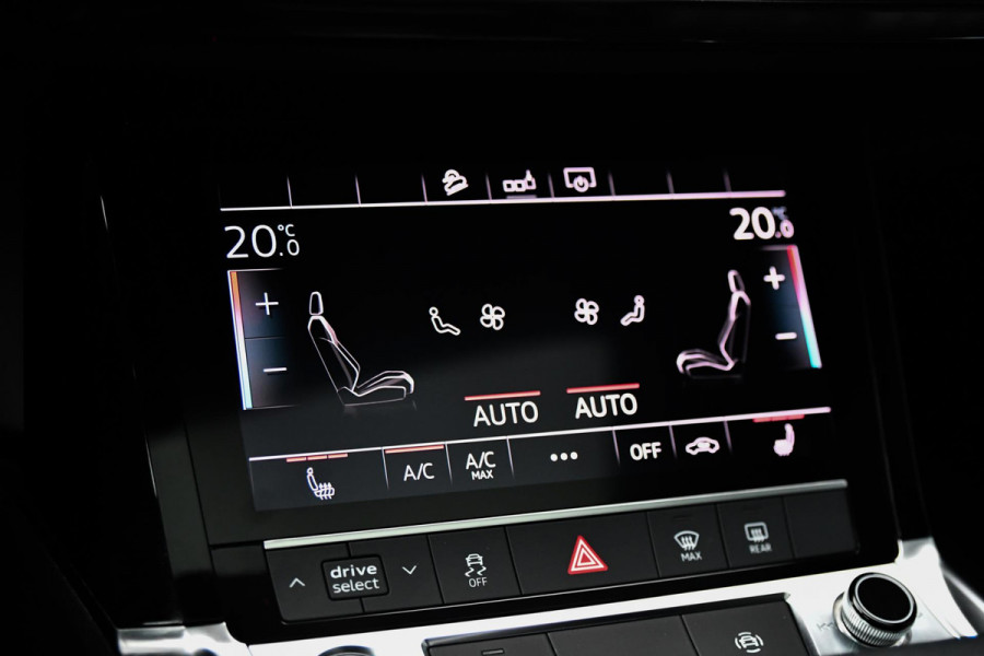 Audi e-tron E-tron 55 quattro S-Line 95 kWh. Pano, Luchtvering, Leder, Camera, Dodeh, CarPlay!
