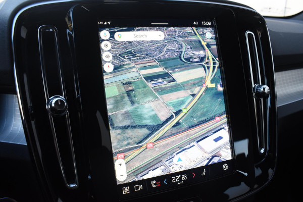 Volvo XC40 B4 211PK Automaat Plus Dark / Navigatie / Adaptive Cruise / Harman Kardon / Stuur- & Stoelverwarming / Elektrische achterklep / Achteruitrijcamera / Elektrische stoelverst. met geheugen / Trekhaak