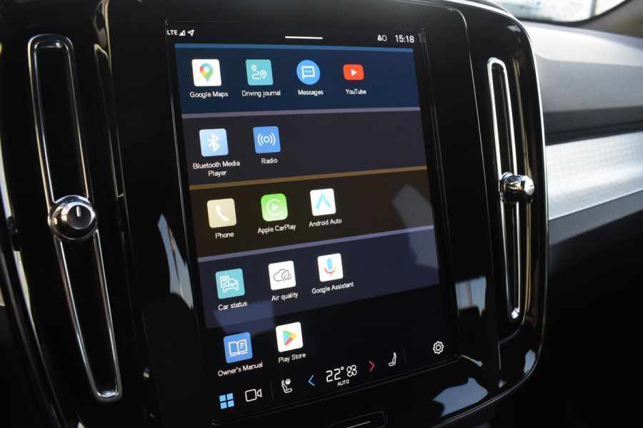 Volvo XC40 B4 211PK Automaat Plus Dark / Navigatie / Adaptive Cruise / Harman Kardon / Stuur- & Stoelverwarming / Elektrische achterklep / Achteruitrijcamera / Elektrische stoelverst. met geheugen / Trekhaak