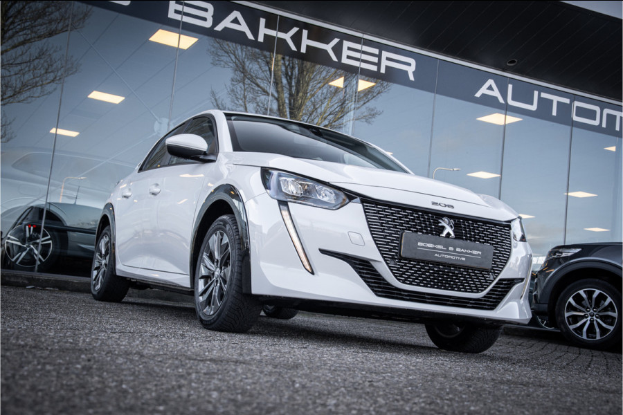 Peugeot e-208 EV Allure 50 kWh ** Camera ** Stoelverwarming ** Rijbereik tot 340km (WLTP)