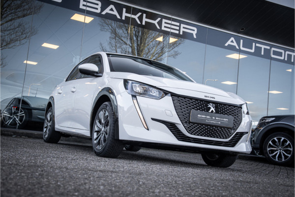 Peugeot e-208 EV Allure 50 kWh ** Camera ** Stoelverwarming ** Rijbereik tot 340km (WLTP)