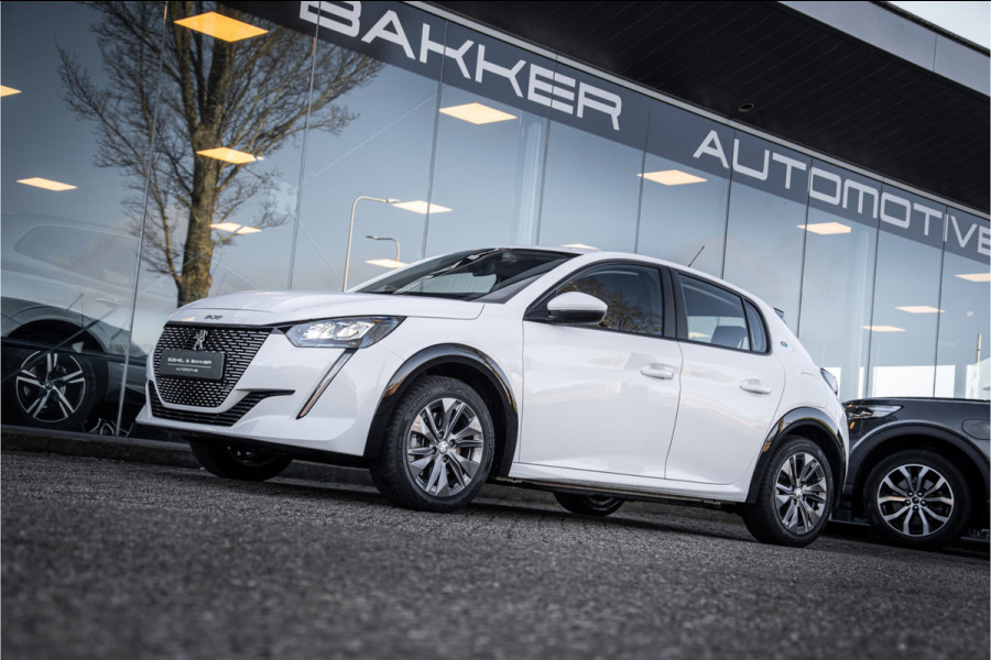 Peugeot e-208 EV Allure 50 kWh ** Camera ** Stoelverwarming ** Rijbereik tot 340km (WLTP)