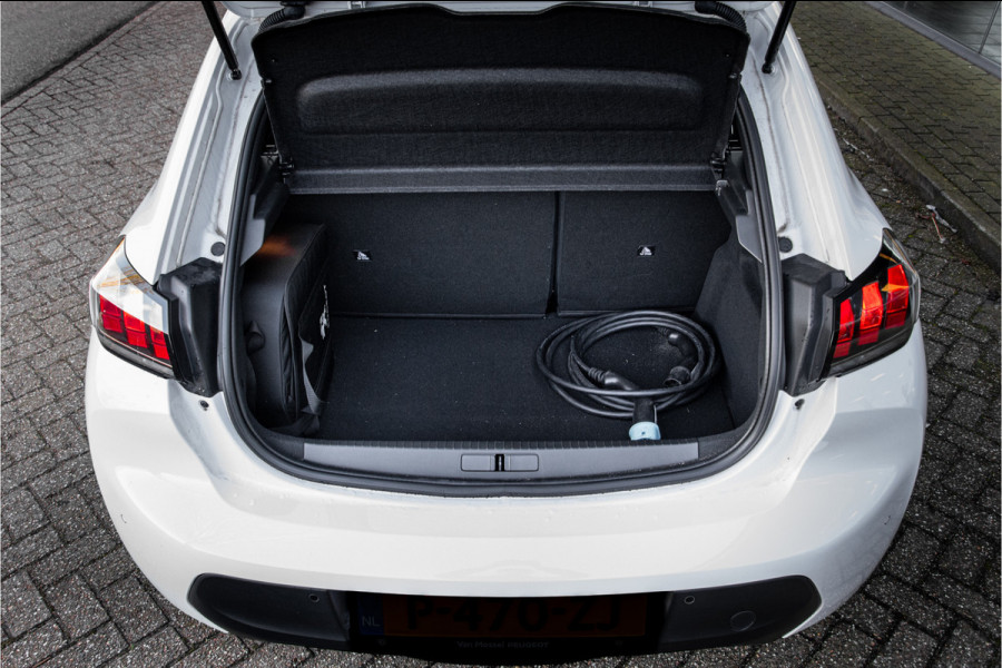Peugeot e-208 EV Allure 50 kWh ** Camera ** Stoelverwarming ** Rijbereik tot 340km (WLTP)