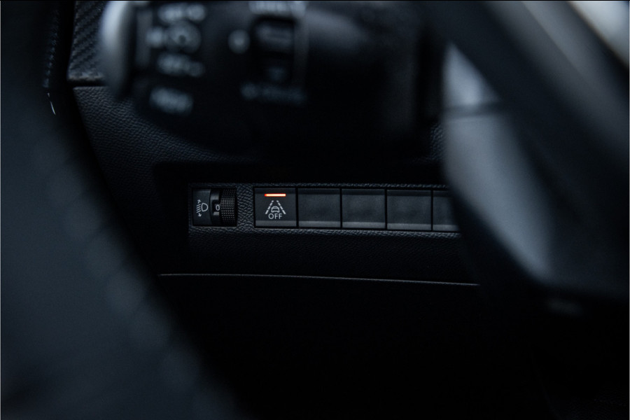 Peugeot e-208 EV Allure 50 kWh ** Camera ** Stoelverwarming ** Rijbereik tot 340km (WLTP)