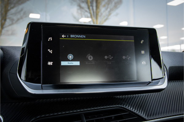 Peugeot e-208 EV Allure 50 kWh ** Camera ** Stoelverwarming ** Rijbereik tot 340km (WLTP)