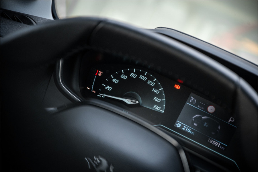 Peugeot e-208 EV Allure 50 kWh ** Camera ** Stoelverwarming ** Rijbereik tot 340km (WLTP)