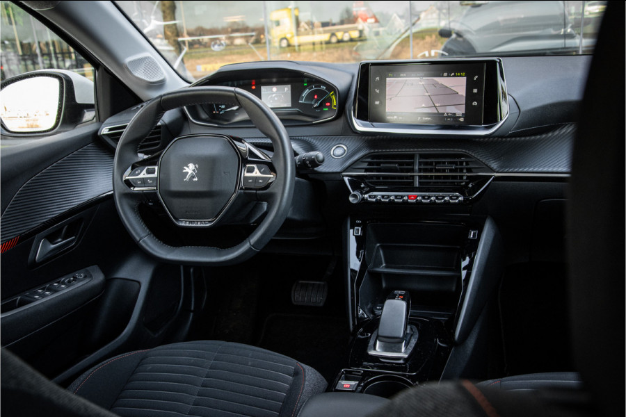 Peugeot e-208 EV Allure 50 kWh ** Camera ** Stoelverwarming ** Rijbereik tot 340km (WLTP)