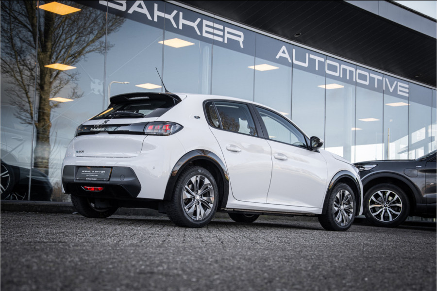 Peugeot e-208 EV Allure 50 kWh ** Camera ** Stoelverwarming ** Rijbereik tot 340km (WLTP)