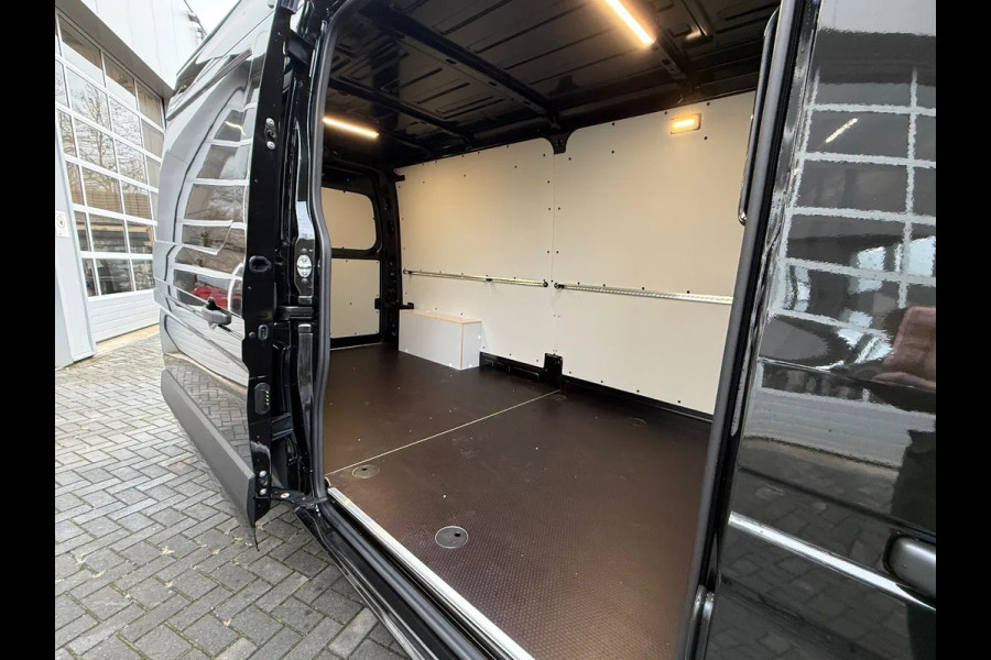 Renault Master Red Edition E-TECH L3H2 NIEUW/ ZWART/ LM VELGEN