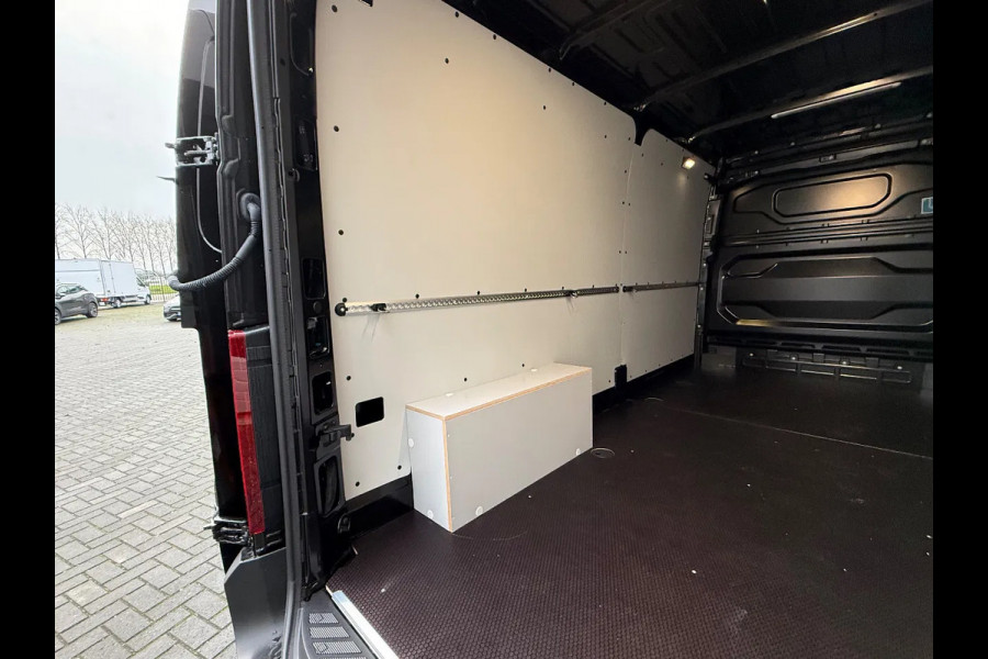 Renault Master Red Edition E-TECH L3H2 NIEUW/ ZWART/ LM VELGEN