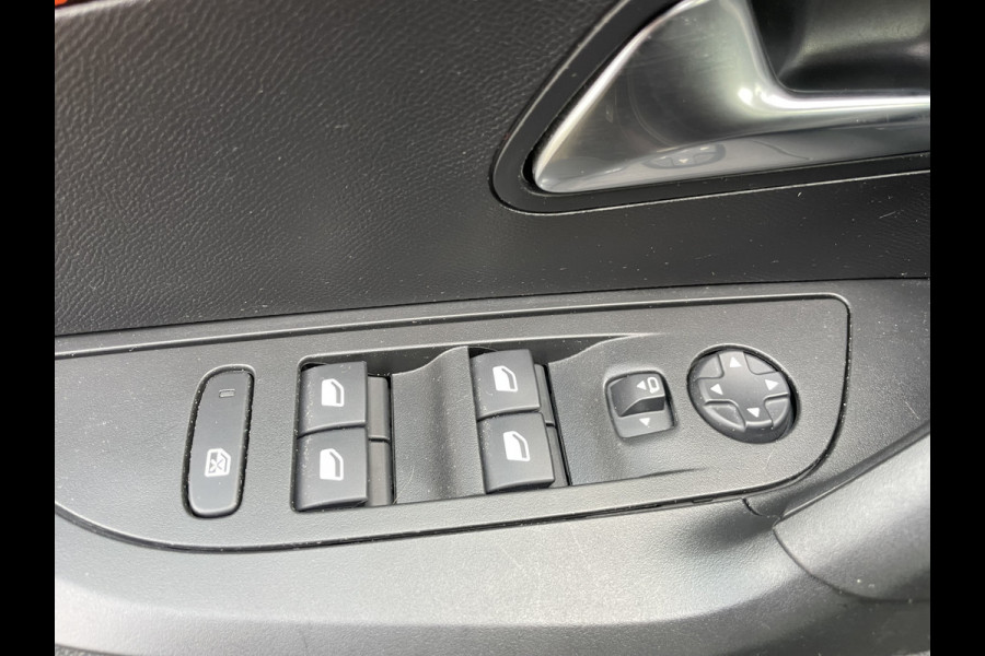 Peugeot 2008 1.2 PureTech Active | Camera | Parkeersensoren | Stoelverwarming