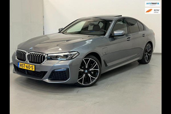 BMW 5 Serie 530e M Sport / Schuifdak / BTW / 20" LM / CarPlay