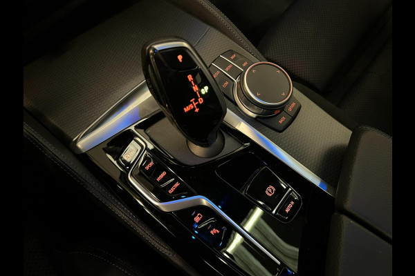 BMW 5 Serie 530e M Sport / Schuifdak / BTW / 20" LM / CarPlay
