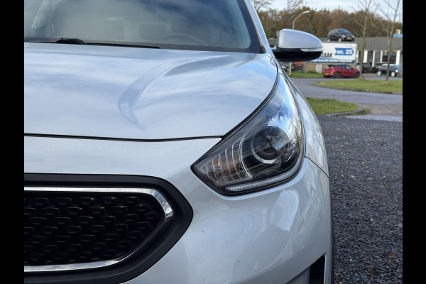 Kia Niro 1.6 GDi Hybrid SportsLine 2e Eigenaar,Camera,Navi,Leder,Clima,Cruise,Stoelverw.Stuurverw.Stoelventilatie,Pdc,Lm velgen,N.A.P,Nieuwe Apk bij Aflevering